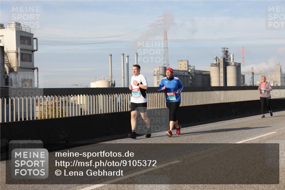 03.10.2025 - Köhlbrandbrückenlauf Lena Gebhardt http://msf.ph/oto/9105372 03.10.2025 10:12:56 Position 2  meine-sportfotos.de