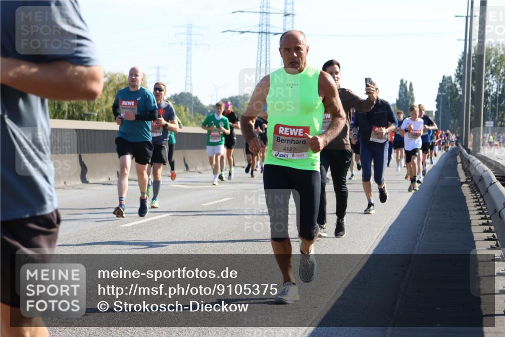 03.10.2025 - Köhlbrandbrückenlauf Strokosch-Dieckow http://msf.ph/oto/9105375 03.10.2025 12:15:16 Position 3 4127 meine-sportfotos.de