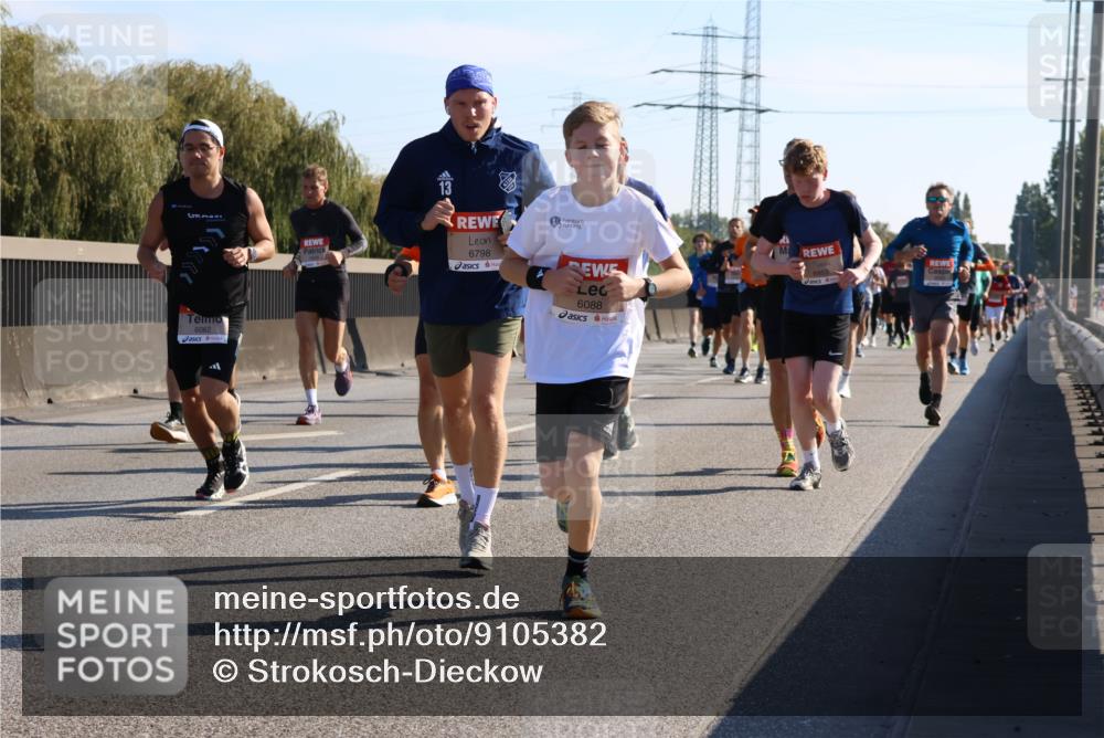 03.10.2025 - Köhlbrandbrückenlauf Strokosch-Dieckow http://msf.ph/oto/9105382 03.10.2025 12:15:24 Position 3 6062, 6798, 6088 meine-sportfotos.de