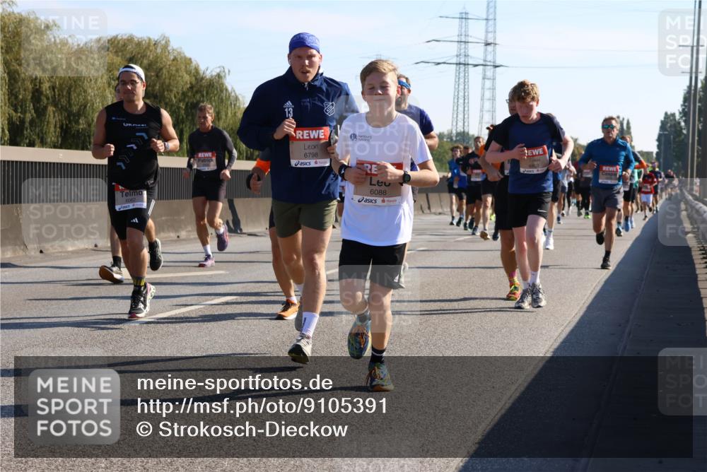 03.10.2025 - Köhlbrandbrückenlauf Strokosch-Dieckow http://msf.ph/oto/9105391 03.10.2025 12:15:24 Position 3 6062, 6798, 6088, 1000 meine-sportfotos.de