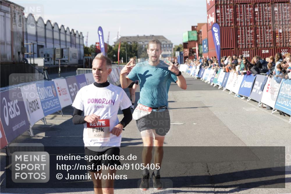 03.10.2025 - Köhlbrandbrückenlauf Jannik Wohlers http://msf.ph/oto/9105405 03.10.2025 12:58:35 Ziel 4084, 4148, 4241, 5706, 5775, 6617, 6741 meine-sportfotos.de