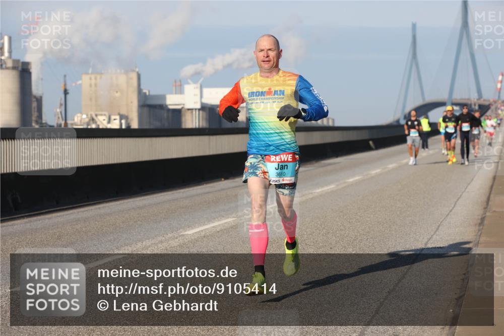 03.10.2025 - Köhlbrandbrückenlauf Lena Gebhardt http://msf.ph/oto/9105414 03.10.2025 09:38:59 Position 2 2, 112, 26, 2, 3610 meine-sportfotos.de