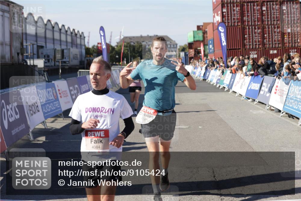03.10.2025 - Köhlbrandbrückenlauf Jannik Wohlers http://msf.ph/oto/9105424 03.10.2025 12:58:35 Ziel 4084, 4148, 4241, 5706, 5775, 6617, 6741 meine-sportfotos.de