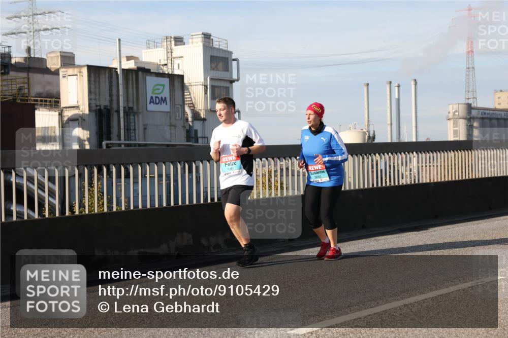 03.10.2025 - Köhlbrandbrückenlauf Lena Gebhardt http://msf.ph/oto/9105429 03.10.2025 10:12:57 Position 2 1981, 3080 meine-sportfotos.de