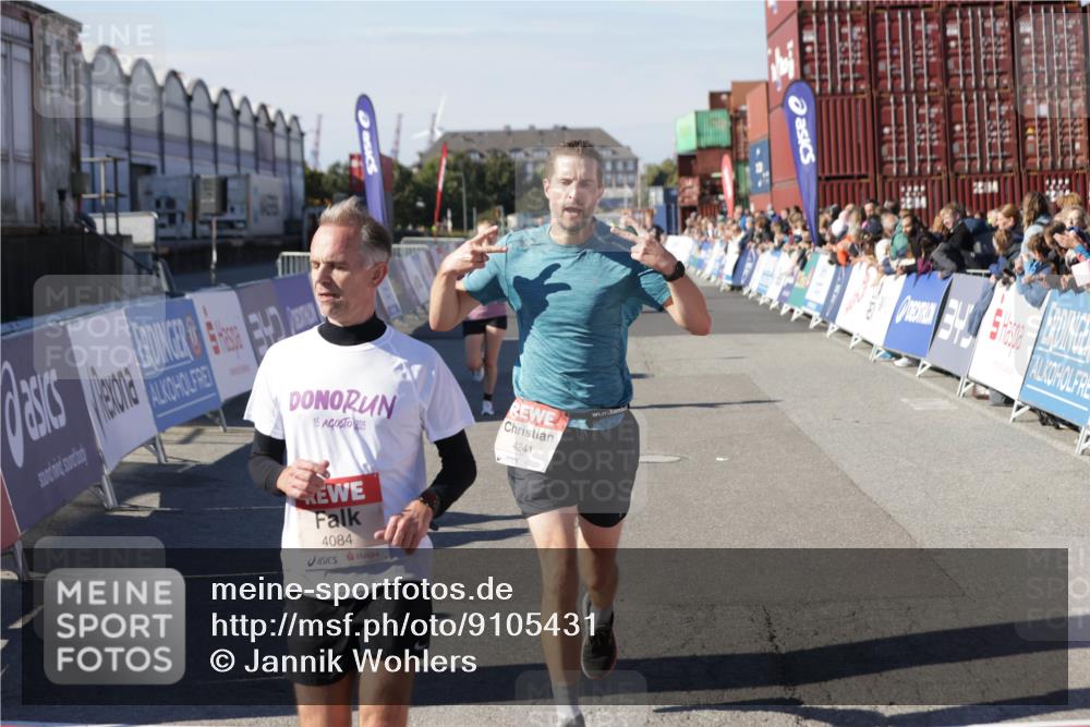 03.10.2025 - Köhlbrandbrückenlauf Jannik Wohlers http://msf.ph/oto/9105431 03.10.2025 12:58:35 Ziel 4084, 4148, 4241, 5706, 5775, 6617, 6741 meine-sportfotos.de