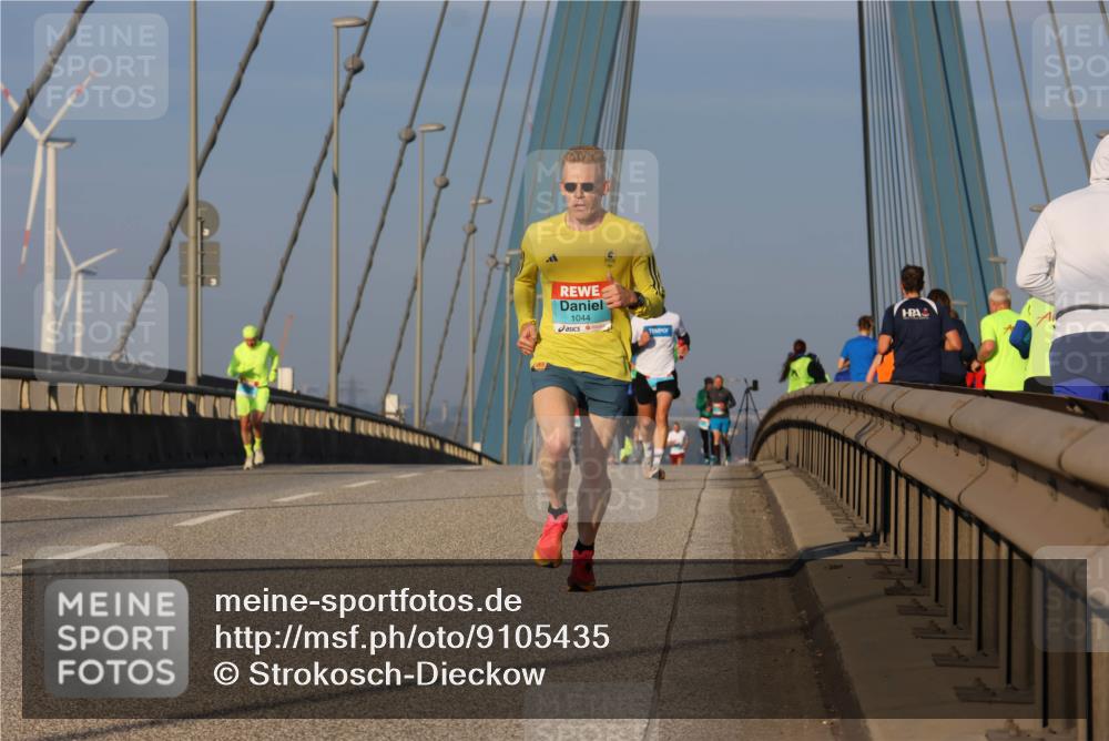 03.10.2025 - Köhlbrandbrückenlauf Strokosch-Dieckow http://msf.ph/oto/9105435 03.10.2025 09:33:10 Position 2 1044 meine-sportfotos.de