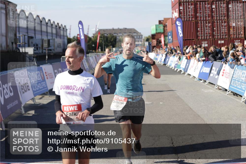 03.10.2025 - Köhlbrandbrückenlauf Jannik Wohlers http://msf.ph/oto/9105437 03.10.2025 12:58:35 Ziel 4084, 4148, 4241, 5706, 5775, 6617, 6741 meine-sportfotos.de