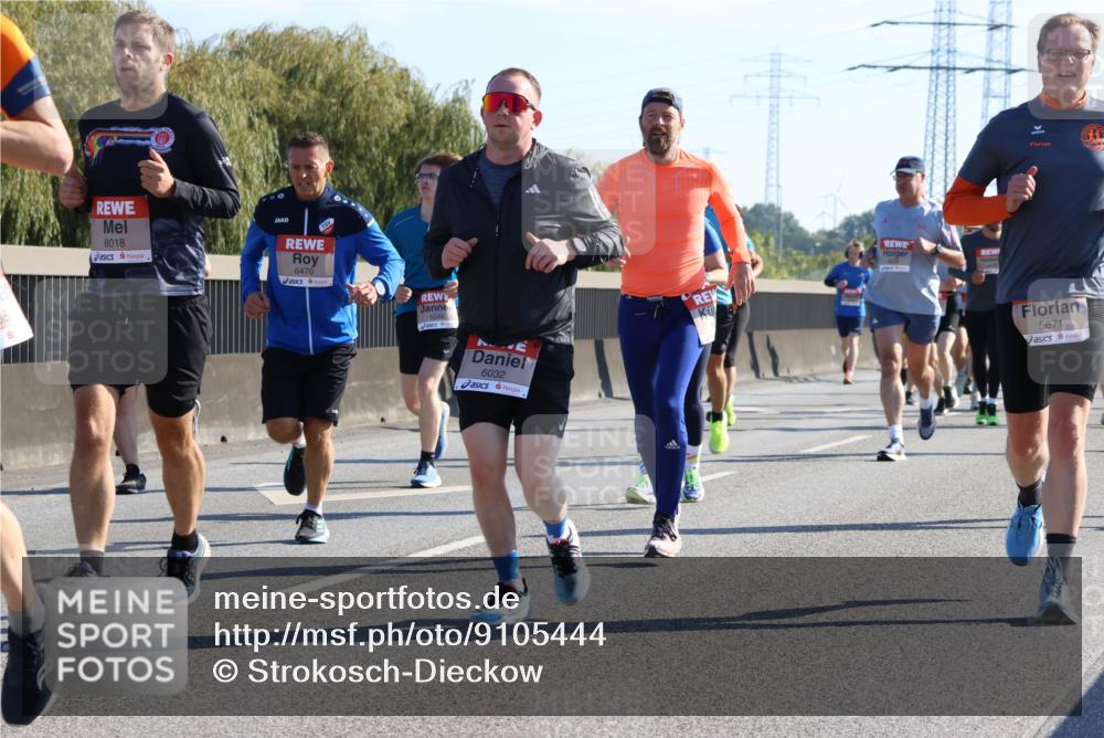 03.10.2025 - Köhlbrandbrückenlauf Strokosch-Dieckow http://msf.ph/oto/9105444 03.10.2025 12:15:31 Position 3 6018, 6470, 6032, 5671 meine-sportfotos.de
