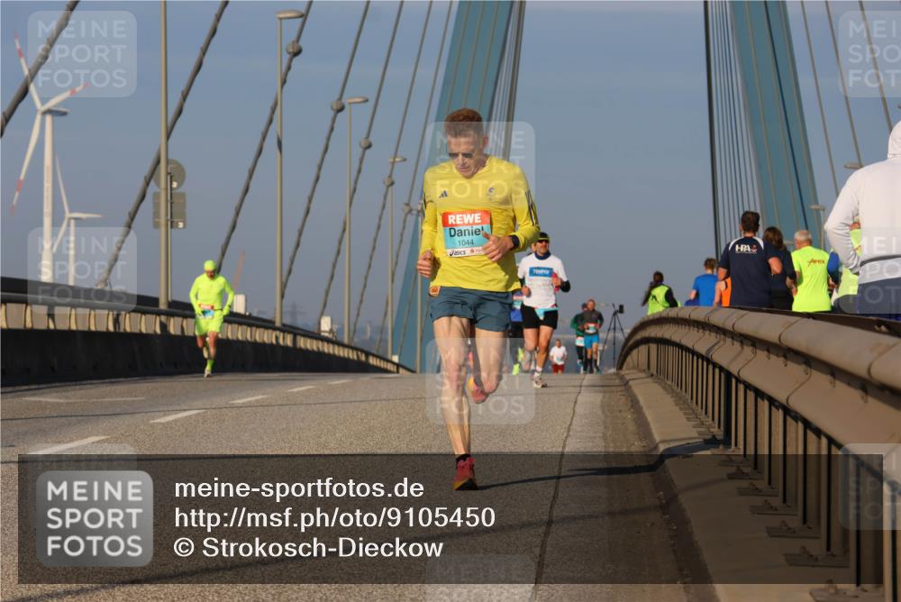 03.10.2025 - Köhlbrandbrückenlauf Strokosch-Dieckow http://msf.ph/oto/9105450 03.10.2025 09:33:11 Position 2 1044 meine-sportfotos.de