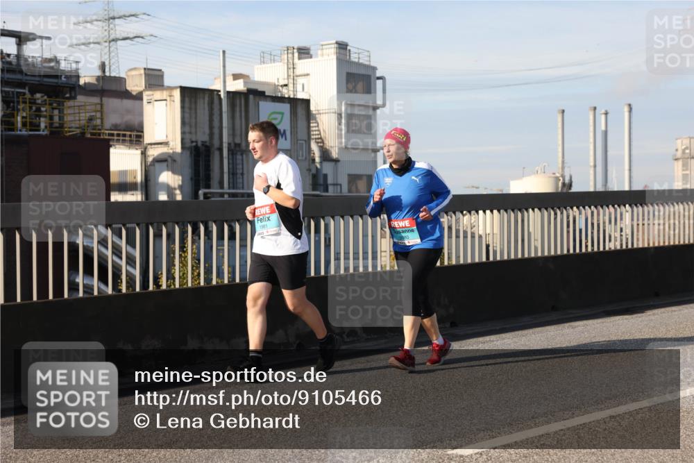 03.10.2025 - Köhlbrandbrückenlauf Lena Gebhardt http://msf.ph/oto/9105466 03.10.2025 10:12:58 Position 2 1981 meine-sportfotos.de