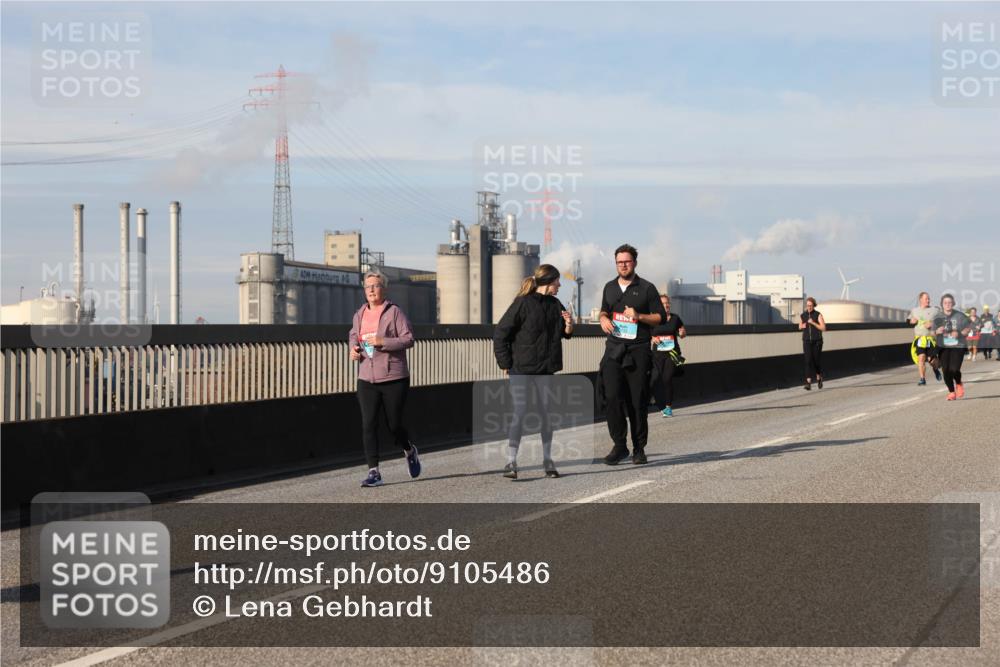 03.10.2025 - Köhlbrandbrückenlauf Lena Gebhardt http://msf.ph/oto/9105486 03.10.2025 10:12:59 Position 2  meine-sportfotos.de