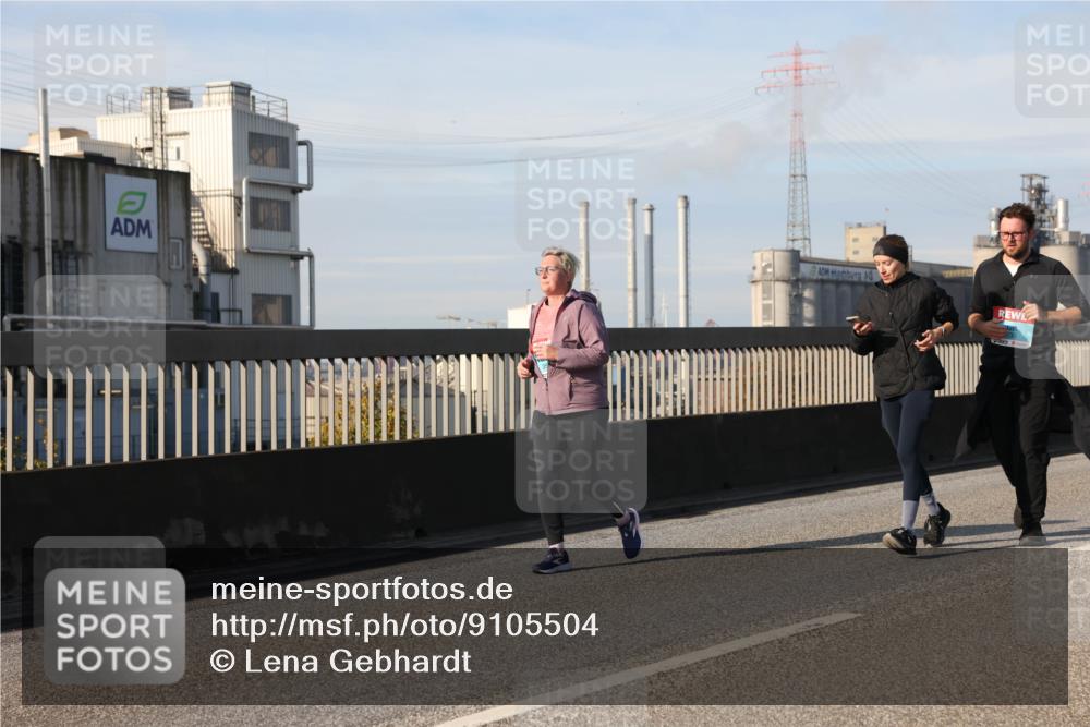 03.10.2025 - Köhlbrandbrückenlauf Lena Gebhardt http://msf.ph/oto/9105504 03.10.2025 10:13:01 Position 2  meine-sportfotos.de