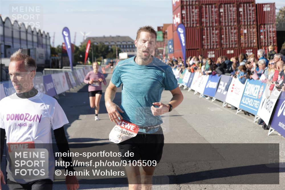 03.10.2025 - Köhlbrandbrückenlauf Jannik Wohlers http://msf.ph/oto/9105509 03.10.2025 12:58:36 Ziel 4084, 4148, 4241, 5706, 5775, 6617 meine-sportfotos.de