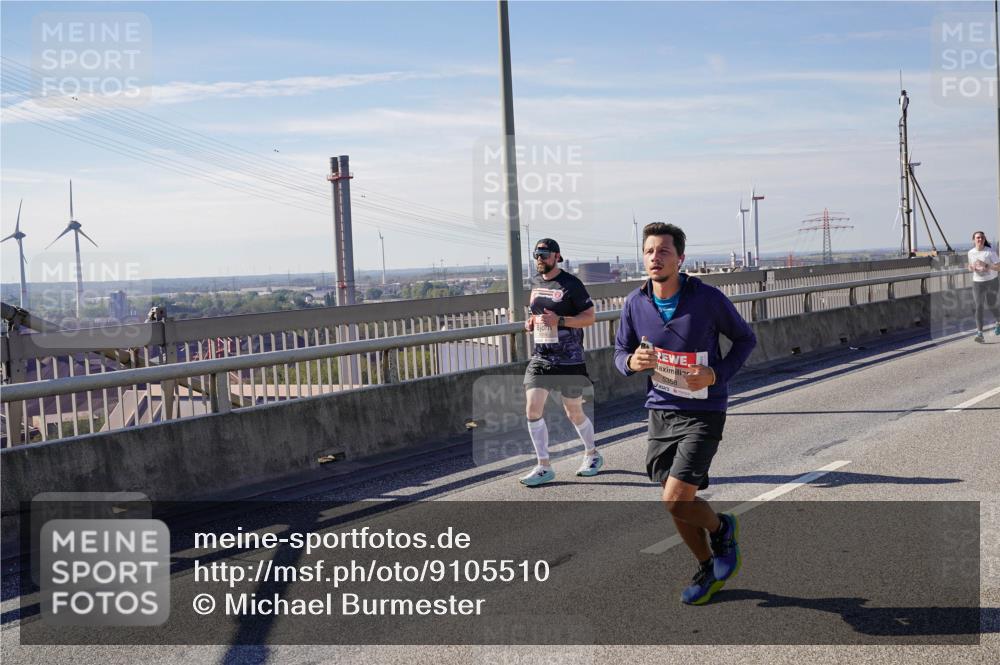 03.10.2025 - Köhlbrandbrückenlauf Michael Burmester http://msf.ph/oto/9105510 03.10.2025 12:49:16 Position 2  meine-sportfotos.de