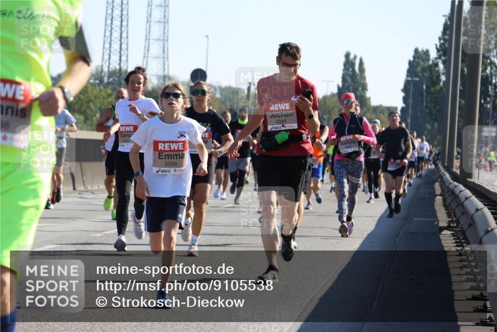 03.10.2025 - Köhlbrandbrückenlauf Strokosch-Dieckow http://msf.ph/oto/9105538 03.10.2025 12:15:46 Position 3 38, 4422, 75, 5098, 4334 meine-sportfotos.de
