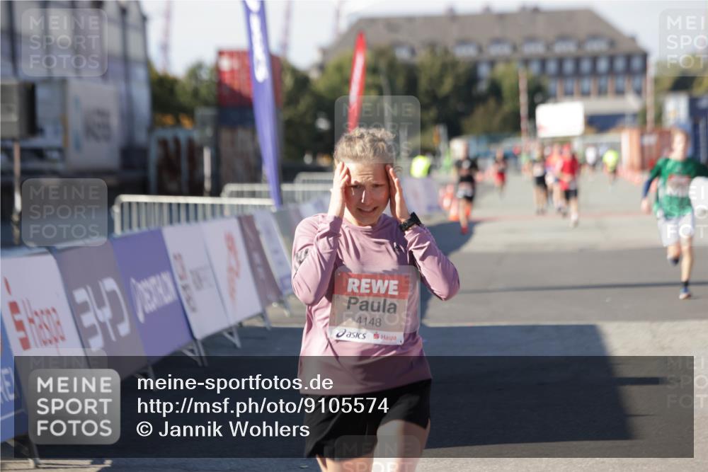 03.10.2025 - Köhlbrandbrückenlauf Jannik Wohlers http://msf.ph/oto/9105574 03.10.2025 12:58:38 Ziel 4084, 4148, 4241, 5706, 6617 meine-sportfotos.de