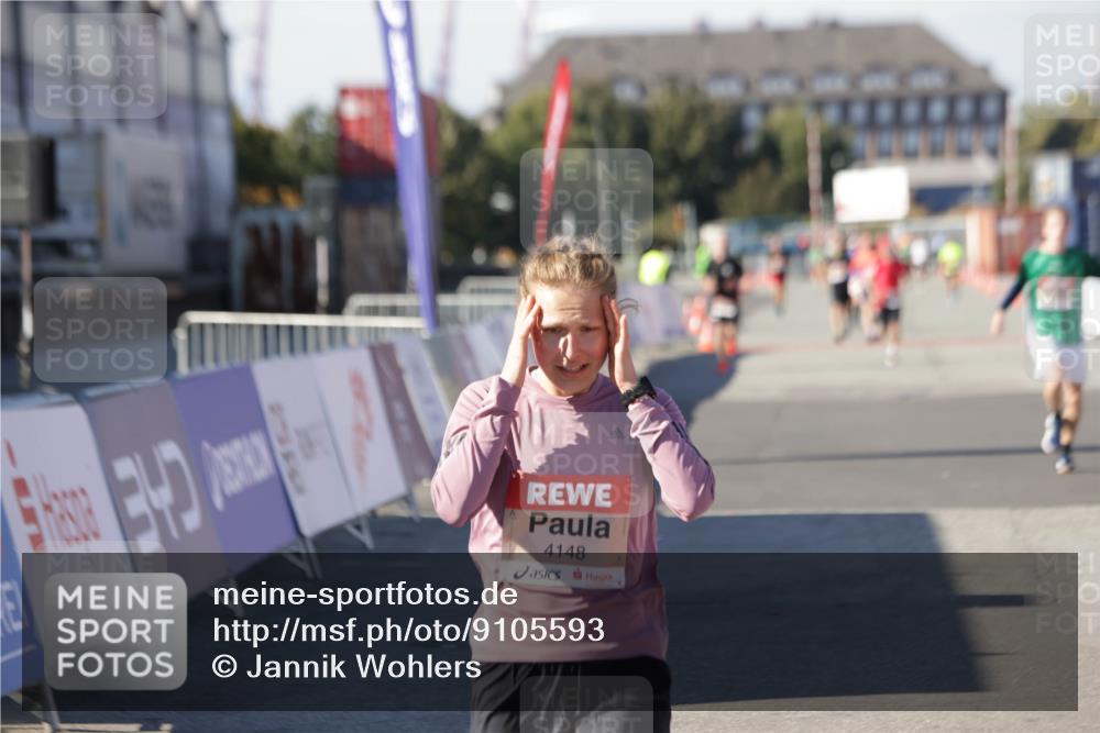 03.10.2025 - Köhlbrandbrückenlauf Jannik Wohlers http://msf.ph/oto/9105593 03.10.2025 12:58:38 Ziel 4084, 4148, 4241, 5706, 6617 meine-sportfotos.de