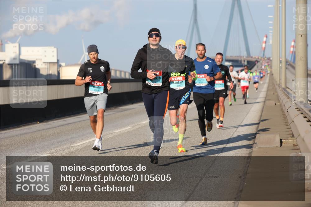 03.10.2025 - Köhlbrandbrückenlauf Lena Gebhardt http://msf.ph/oto/9105605 03.10.2025 09:39:06 Position 2 3629, 3756, 1055 meine-sportfotos.de