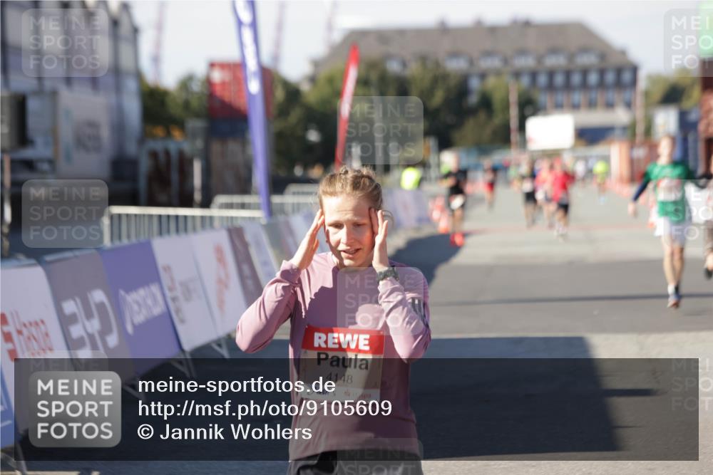 03.10.2025 - Köhlbrandbrückenlauf Jannik Wohlers http://msf.ph/oto/9105609 03.10.2025 12:58:38 Ziel 4084, 4148, 4241, 5706, 6617 meine-sportfotos.de
