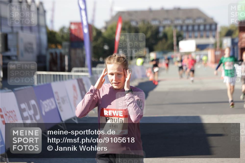 03.10.2025 - Köhlbrandbrückenlauf Jannik Wohlers http://msf.ph/oto/9105618 03.10.2025 12:58:38 Ziel 4084, 4148, 4241, 5706, 6617 meine-sportfotos.de