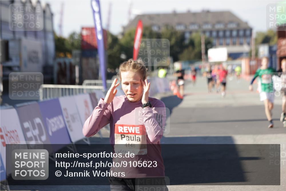 03.10.2025 - Köhlbrandbrückenlauf Jannik Wohlers http://msf.ph/oto/9105623 03.10.2025 12:58:38 Ziel 4084, 4148, 4241, 5706, 6617 meine-sportfotos.de