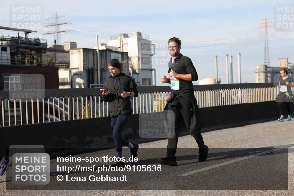 03.10.2025 - Köhlbrandbrückenlauf Lena Gebhardt http://msf.ph/oto/9105636 03.10.2025 10:13:04 Position 2 3733 meine-sportfotos.de