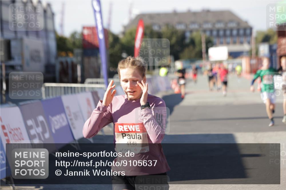 03.10.2025 - Köhlbrandbrückenlauf Jannik Wohlers http://msf.ph/oto/9105637 03.10.2025 12:58:38 Ziel 4084, 4148, 4241, 5706, 6617 meine-sportfotos.de