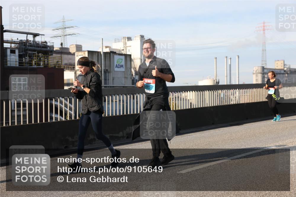 03.10.2025 - Köhlbrandbrückenlauf Lena Gebhardt http://msf.ph/oto/9105649 03.10.2025 10:13:04 Position 2  meine-sportfotos.de