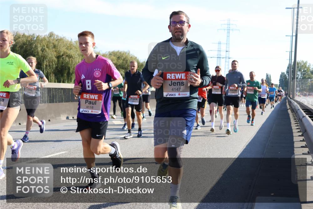 03.10.2025 - Köhlbrandbrückenlauf Strokosch-Dieckow http://msf.ph/oto/9105653 03.10.2025 12:16:06 Position 3 4118, 4147 meine-sportfotos.de