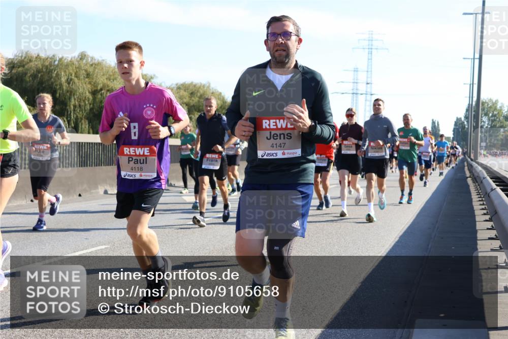 03.10.2025 - Köhlbrandbrückenlauf Strokosch-Dieckow http://msf.ph/oto/9105658 03.10.2025 12:16:06 Position 3 4118, 4147 meine-sportfotos.de