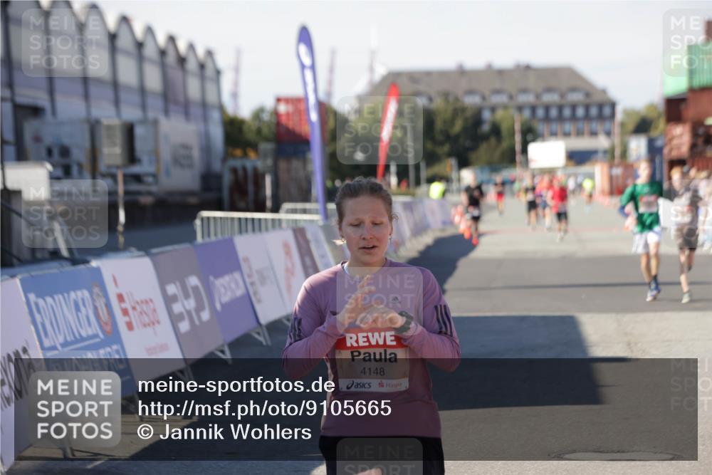03.10.2025 - Köhlbrandbrückenlauf Jannik Wohlers http://msf.ph/oto/9105665 03.10.2025 12:58:38 Ziel 4084, 4148, 4241, 5706, 6617 meine-sportfotos.de