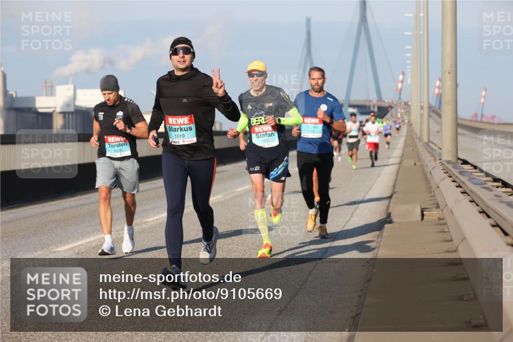 03.10.2025 - Köhlbrandbrückenlauf Lena Gebhardt http://msf.ph/oto/9105669 03.10.2025 09:39:07 Position 2 3629, 1019, 1055, 3756 meine-sportfotos.de