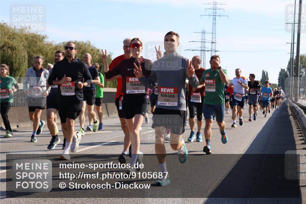 03.10.2025 - Köhlbrandbrückenlauf Strokosch-Dieckow http://msf.ph/oto/9105687 03.10.2025 12:16:07 Position 3 4713, 6323, 4490, 5707, 4585 meine-sportfotos.de