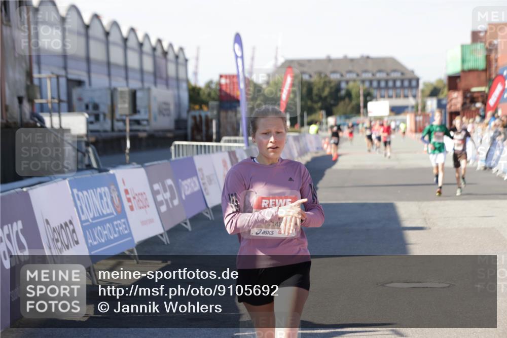 03.10.2025 - Köhlbrandbrückenlauf Jannik Wohlers http://msf.ph/oto/9105692 03.10.2025 12:58:39 Ziel 4084, 4148, 4241, 5706, 5824, 6167 meine-sportfotos.de