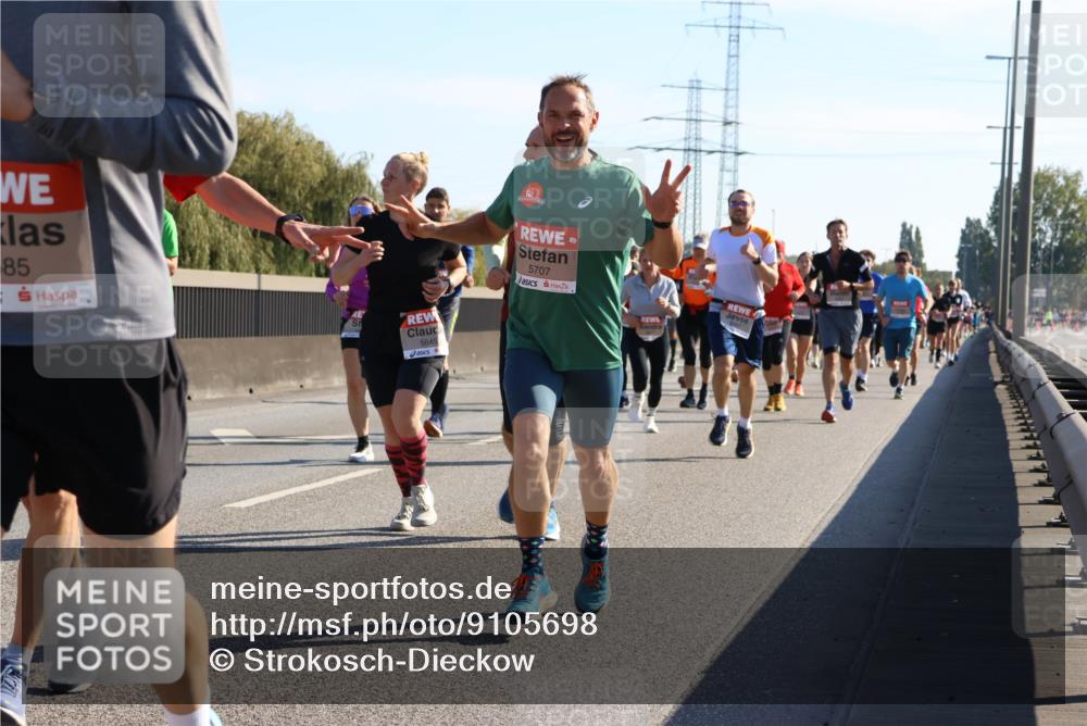 03.10.2025 - Köhlbrandbrückenlauf Strokosch-Dieckow http://msf.ph/oto/9105698 03.10.2025 12:16:09 Position 3 85, 5645, 5707 meine-sportfotos.de