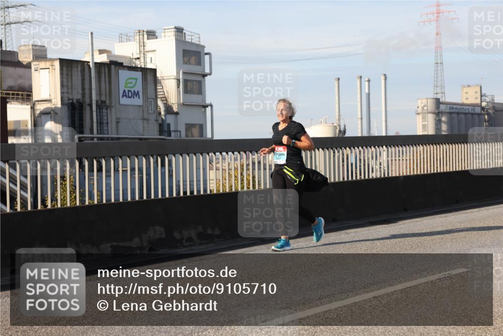 03.10.2025 - Köhlbrandbrückenlauf Lena Gebhardt http://msf.ph/oto/9105710 03.10.2025 10:13:06 Position 2  meine-sportfotos.de