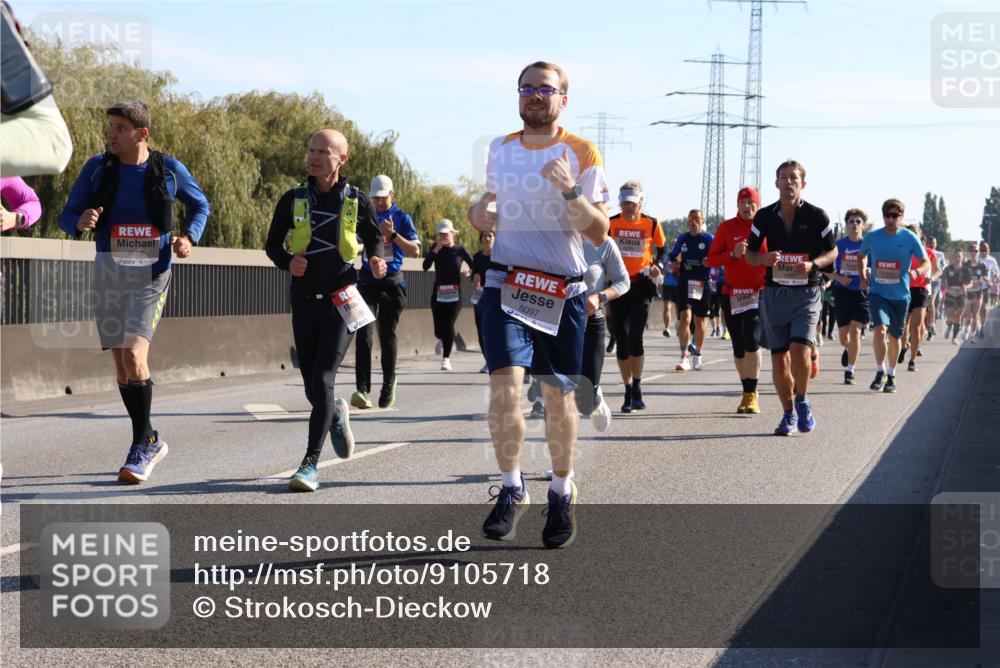 03.10.2025 - Köhlbrandbrückenlauf Strokosch-Dieckow http://msf.ph/oto/9105718 03.10.2025 12:16:11 Position 3 4659, 6097, 4287 meine-sportfotos.de