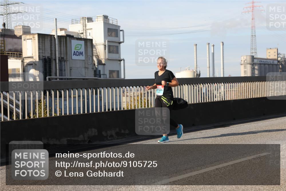 03.10.2025 - Köhlbrandbrückenlauf Lena Gebhardt http://msf.ph/oto/9105725 03.10.2025 10:13:06 Position 2 2627 meine-sportfotos.de