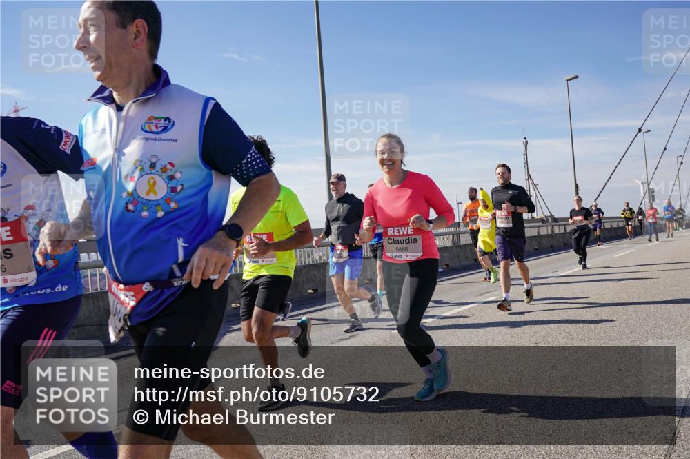 03.10.2025 - Köhlbrandbrückenlauf Michael Burmester http://msf.ph/oto/9105732 03.10.2025 12:49:28 Position 2 5866 meine-sportfotos.de