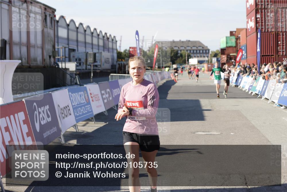 03.10.2025 - Köhlbrandbrückenlauf Jannik Wohlers http://msf.ph/oto/9105735 03.10.2025 12:58:39 Ziel 4084, 4148, 4241, 5706, 5824, 6167 meine-sportfotos.de