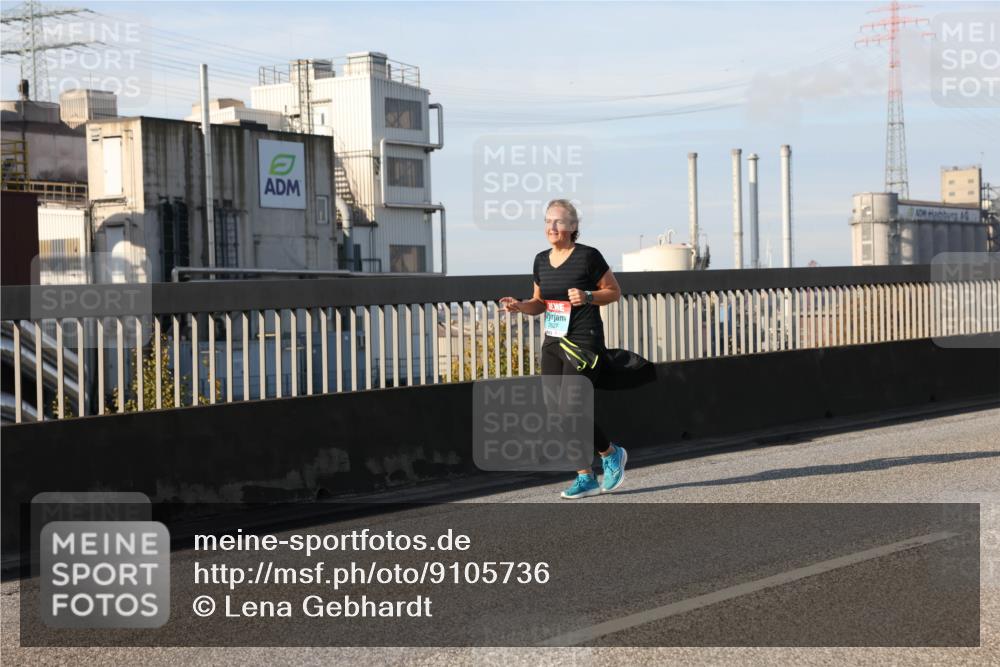 03.10.2025 - Köhlbrandbrückenlauf Lena Gebhardt http://msf.ph/oto/9105736 03.10.2025 10:13:06 Position 2 2627 meine-sportfotos.de