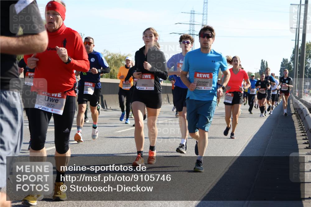 03.10.2025 - Köhlbrandbrückenlauf Strokosch-Dieckow http://msf.ph/oto/9105746 03.10.2025 12:16:15 Position 3 60, 6272, 6821, 6722 meine-sportfotos.de