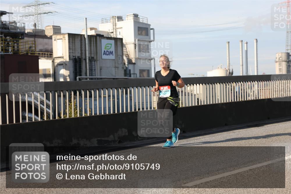 03.10.2025 - Köhlbrandbrückenlauf Lena Gebhardt http://msf.ph/oto/9105749 03.10.2025 10:13:06 Position 2  meine-sportfotos.de