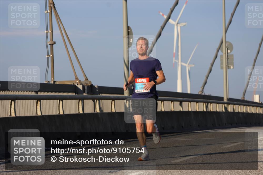 03.10.2025 - Köhlbrandbrückenlauf Strokosch-Dieckow http://msf.ph/oto/9105754 03.10.2025 09:33:51 Position 2 3809 meine-sportfotos.de