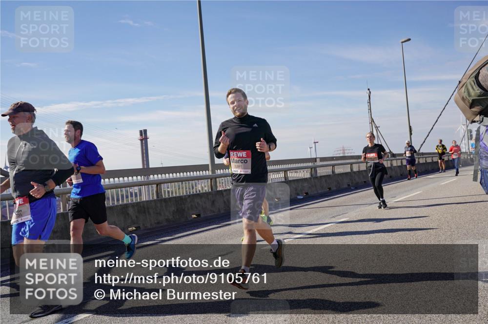 03.10.2025 - Köhlbrandbrückenlauf Michael Burmester http://msf.ph/oto/9105761 03.10.2025 12:49:29 Position 2 35, 5381 meine-sportfotos.de