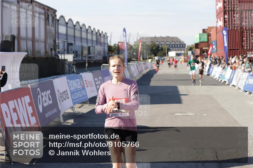 03.10.2025 - Köhlbrandbrückenlauf Jannik Wohlers http://msf.ph/oto/9105766 03.10.2025 12:58:39 Ziel 4084, 4148, 4241, 5706, 5824, 6167 meine-sportfotos.de