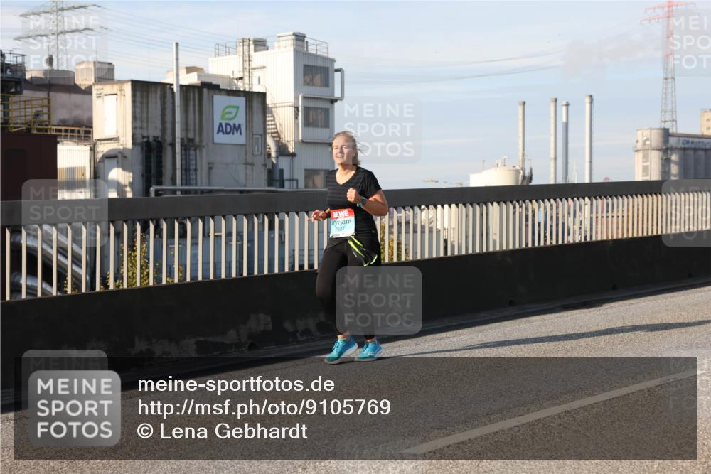 03.10.2025 - Köhlbrandbrückenlauf Lena Gebhardt http://msf.ph/oto/9105769 03.10.2025 10:13:06 Position 2 2627 meine-sportfotos.de