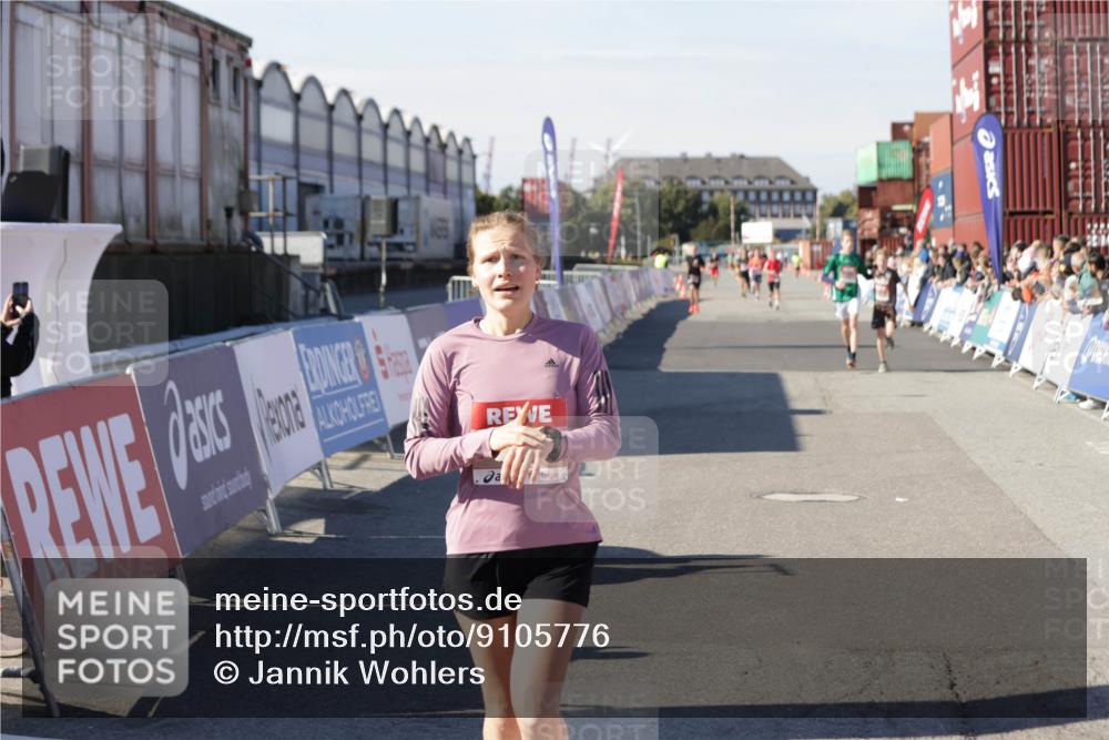 03.10.2025 - Köhlbrandbrückenlauf Jannik Wohlers http://msf.ph/oto/9105776 03.10.2025 12:58:39 Ziel 4084, 4148, 4241, 5706, 5824, 6167 meine-sportfotos.de