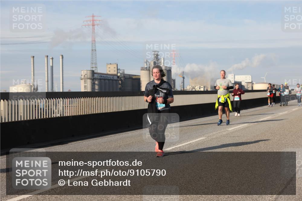 03.10.2025 - Köhlbrandbrückenlauf Lena Gebhardt http://msf.ph/oto/9105790 03.10.2025 10:13:07 Position 2  meine-sportfotos.de