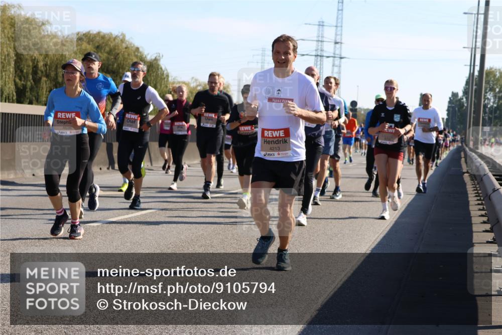 03.10.2025 - Köhlbrandbrückenlauf Strokosch-Dieckow http://msf.ph/oto/9105794 03.10.2025 12:16:20 Position 3 4636, 4737, 4213 meine-sportfotos.de
